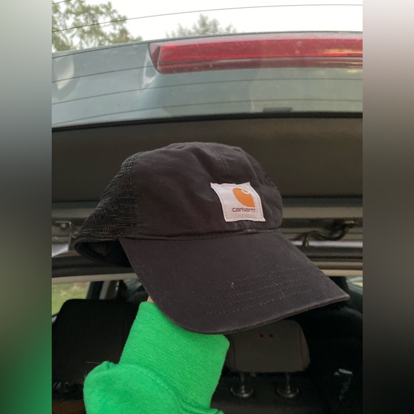 Black Carhartt Hat - Picture 2 of 8